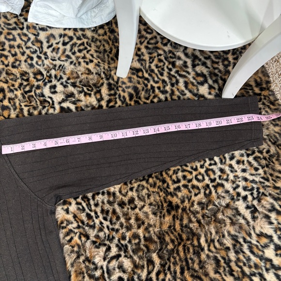 Croft & Barrow Men's V-Neck Dark Brown Sweater - Picture 6 of 7